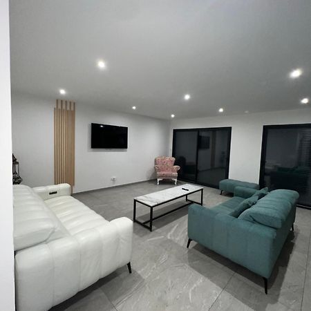 Maison Moderne イス・シュル・ティーユ エクステリア 写真