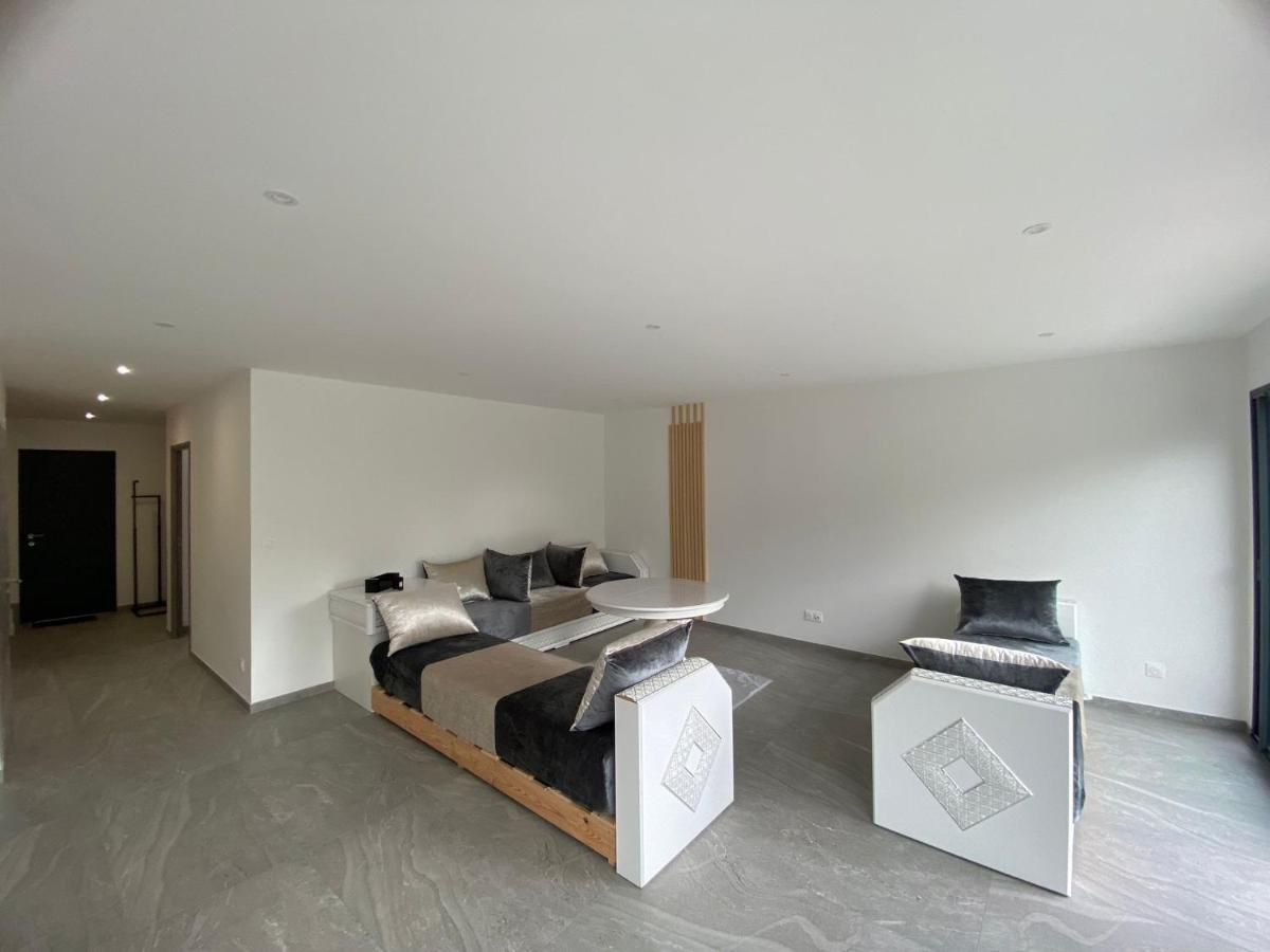 Maison Moderne イス・シュル・ティーユ エクステリア 写真